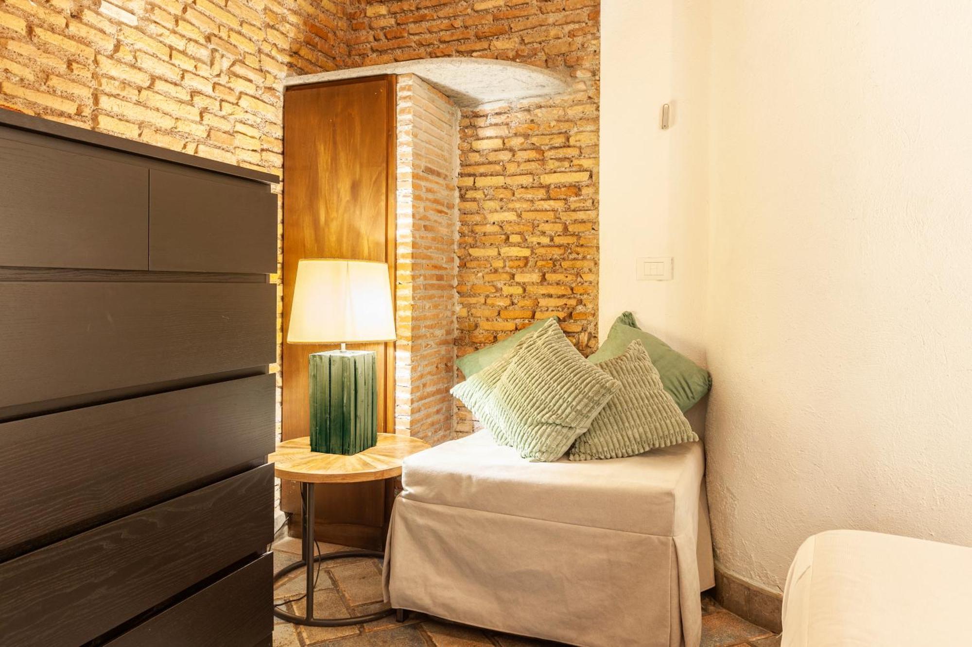 Campo Dei Fiori Nest Apartment โรม ภายนอก รูปภาพ